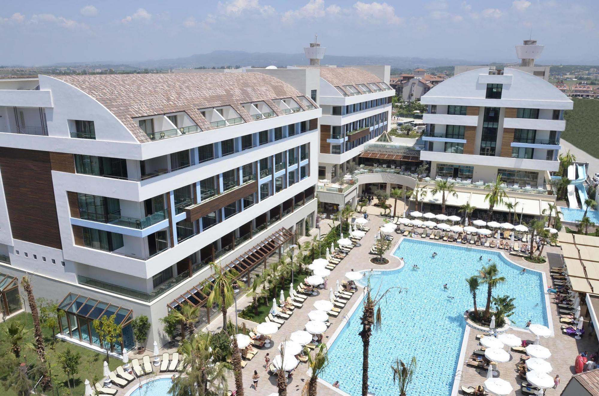 PORT SIDE RESORT SIDE